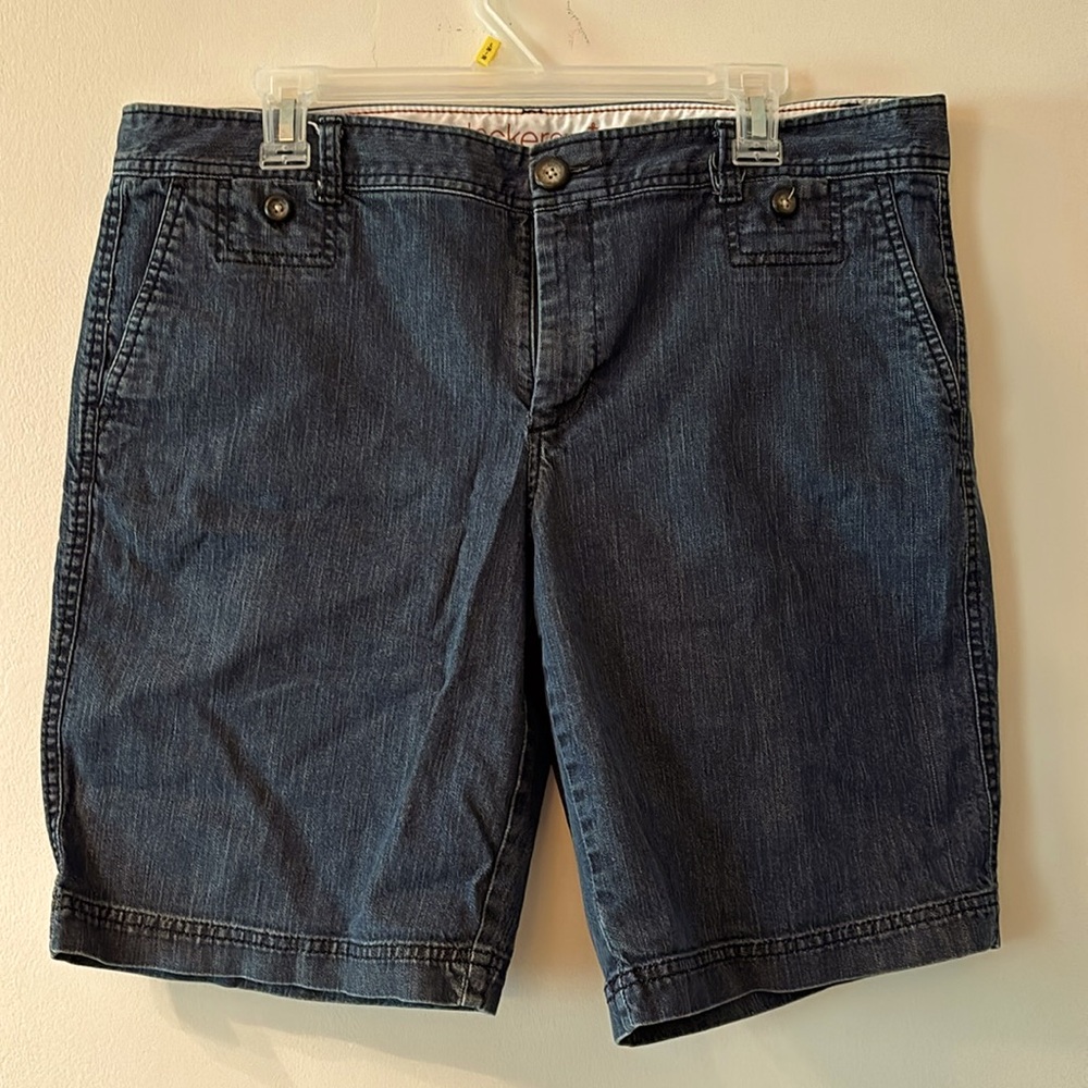Dockers Jean Shorts 99% cotton 1% elastine Size 16